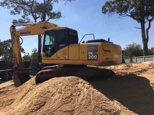 ขาย 1,390,000 KOMATSU pc 200-7 ทำงาน 12,xxx ชั่วโมง เครื่องดี โช่หนา เอวแน่น ปั้มดีไฟฟ้าครบ  เอกสารอินวอยท์ รถอยู่ จ.มหาสารคาม โทร&amp;ไอดีไลน์ 090-772-3710 090-772-3708