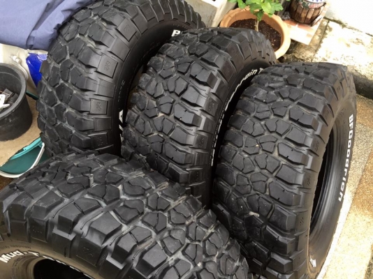 ขายBF Mud Km2 285/75/16 ปี13 ดอกสวยๆ 4เส้น