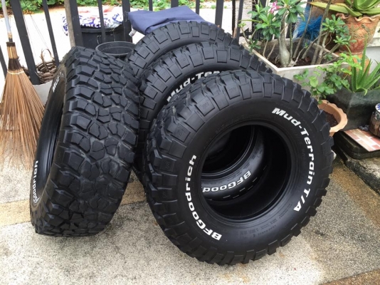 ขายBF Mud Km2 285/75/16 ปี13 ดอกสวยๆ 4เส้น