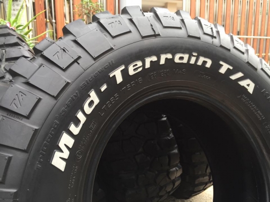 ขายBF Mud Km2 285/75/16 ปี13 ดอกสวยๆ 4เส้น