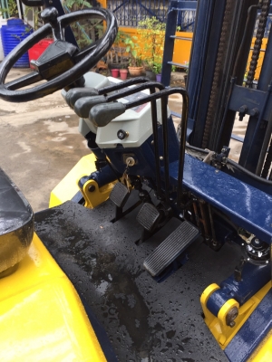 KOMATSU FD30-11 เครื่องดีเซล เกียร์ออโต้ เสาสูง7.50เมตร สนใจติดต่อ083-062-0223(ปอน)