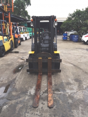 KOMATSU FD30-17 เครื่องดีเซล เกียร์ออโต้ เสา3เมตร สนใจติดต่อ083-062-0223(ปอน)