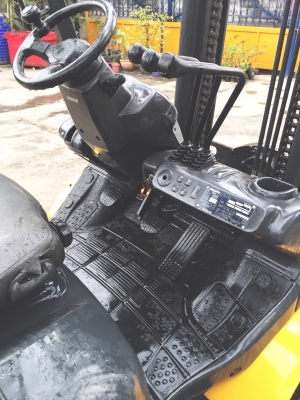 KOMATSU FD30-17 เครื่องดีเซล เกียร์ออโต้ เสา3เมตร สนใจติดต่อ083-062-0223(ปอน)