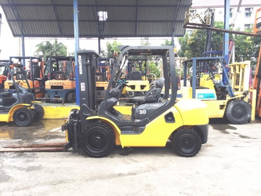 KOMATSU FD30-17 เครื่องดีเซล เกียร์ออโต้ เสา3เมตร สนใจติดต่อ083-062-0223(ปอน)