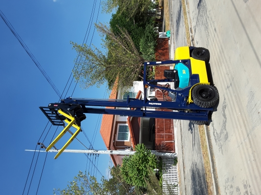 ขายฟอร์คลิฟท์ โคมัตสุดีเซลรุ่น FD30-12 เสายก 4 เมตรติดงาเท 0813535948