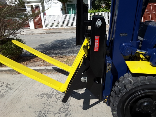 ขายฟอร์คลิฟท์ โคมัตสุดีเซลรุ่น FD30-12 เสายก 4 เมตรติดงาเท 0813535948