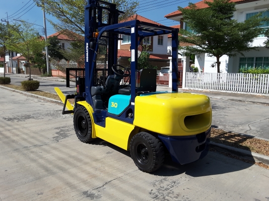 ขายฟอร์คลิฟท์ โคมัตสุดีเซลรุ่น FD30-12 เสายก 4 เมตรติดงาเท 0813535948