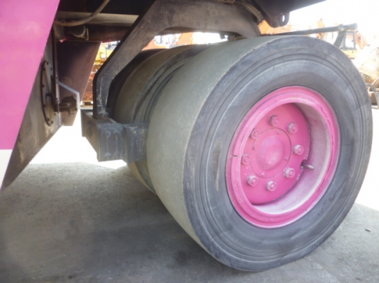 ขาย : รถบดล้อยาง7ล้อ ยี่ห้อ Sakai รุ่นT600C