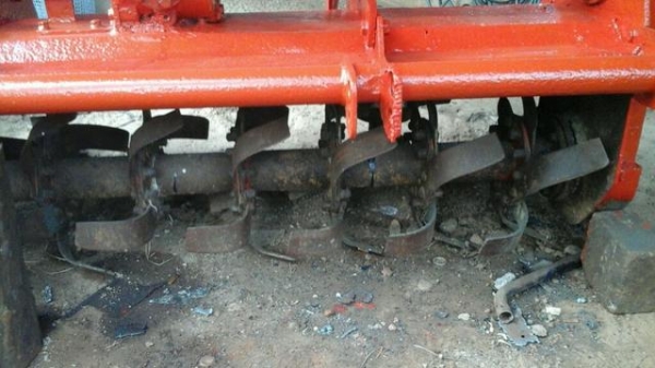 รถไถ 45  แรง ปึ 51   เครื่องแห้งดี  พร้อมลุยงาน อุปกร  3 ชิ้น  ราคา  เบาฯฯ  235000 บาท    ดูรถ ที จ. สกลนคร   วันทูคอล 0986683479 dtac 0991751349 สิทธิ์ คับ