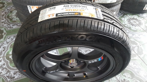 ขายล้อใหม่15 SSR 4รู100 พร้อมยางใหม่ HONKOOK V2  4 ล้อ