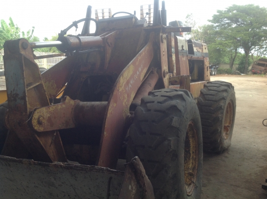 ขายตักล้อยาง KOMATSUรุ่น 510 เครื่องกรองเดี่ยว ตามสภาพ ขายตักล้อยาง KOMATSUรุ่น 510 เครื่องกรองเดี่ยว ตามสภาพ