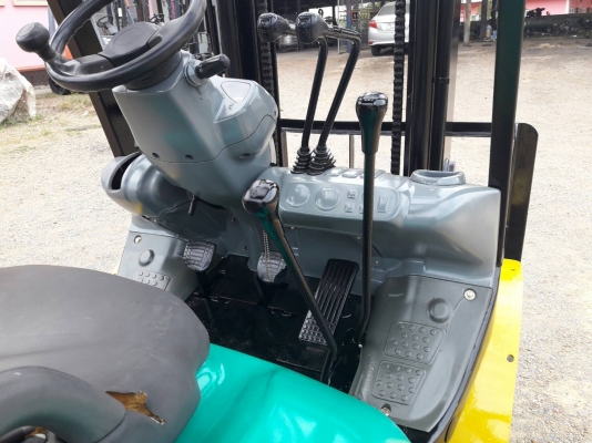 ขายรถยก KOMATSU  FG20-16 เครื่องเบนซิน H15  ยางหน้าลม ตันหลัง เสาสูง 3 เมตร ยกได้ 2 ตัน  ติดต่อ 098-7962549