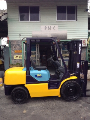 +++ ขายโฟล์คลิฟท์  KOMATSU FD30-14  ขนาด  3  ตัน  เครื่องยนต์ดีเซล  เสา  3  เมตร  เกียร์ธรรมดา  งา 1,070  มม.  ยางตันครับ