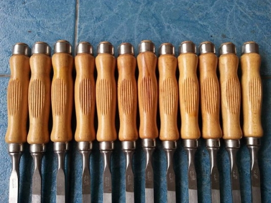 สิ่วด้ามไม้ ตราจระเข้ 3 ดาว made in Western Germany ขนาด 3/8 สิ่วด้ามไม้ ตราจระเข้ 3 ดาว made in Western Germany ขนาด 3/8