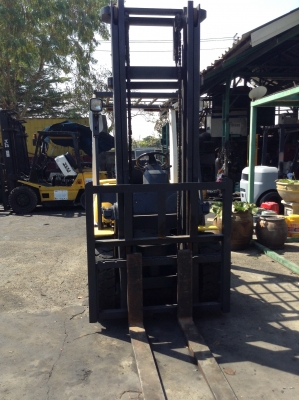 +++ ขายโฟล์คลิฟท์  T.C.M. FD30  ขนาด  3  ตัน  เครื่องยนต์ดีเซล  เสา  4  เมตร  เกียร์ออโตเมติค   งา 1,220  มม.  ยางตันใหม่ครับ