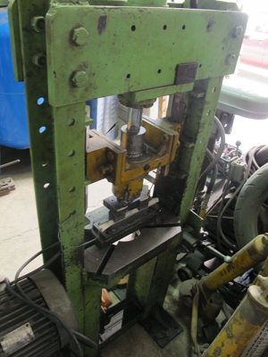 ขายชุดแท่นอัดไฮดรอลิคมอเตอร์ปั๊มไฟฟ้า5แรง ขายชุดแท่นอัดไฮดรอลิคมอเตอร์ปั๊มไฟฟ้า5แรง