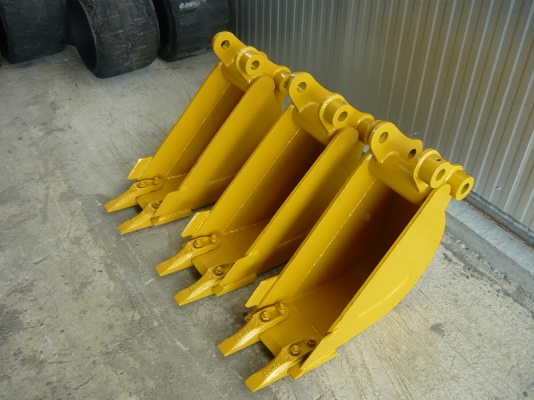 จำหน่ายล้อรถบด แผ่นแทรก กะทะล้อ โซลินอยตัวเดิน รถบด รถปูยาง มีให้เลือกหลายแบบ