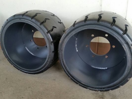 จำหน่ายล้อรถบด แผ่นแทรก กะทะล้อ โซลินอยตัวเดิน รถบด รถปูยาง มีให้เลือกหลายแบบ