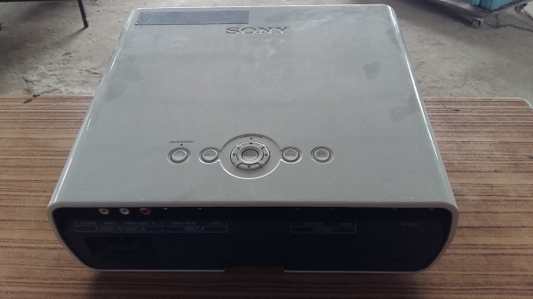 ขายเครื่องฉายโปรเจคเตอร์มือสอง ยี่ห้อ Sony รุ่น XGA VPL-EX100 สภาพสวยมากพร้อมใช้งานได้เลย ขายเครื่องฉายโปรเจคเตอร์มือสอง ยี่ห้อ Sony รุ่น XGA VPL-EX100 สภาพสวยมากพร้อมใช้งานได้เลย