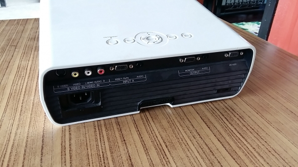 ขายเครื่องฉายโปรเจคเตอร์มือสอง ยี่ห้อ Sony รุ่น XGA VPL-EX100 สภาพสวยมากพร้อมใช้งานได้เลย ขายเครื่องฉายโปรเจคเตอร์มือสอง ยี่ห้อ Sony รุ่น XGA VPL-EX100 สภาพสวยมากพร้อมใช้งานได้เลย