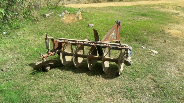 รถไถ 45  แรง ปึ 51   เครื่องแห้งดี  พร้อมลุยงาน อุปกร  2 ชิ้น  ราคา  เบาฯฯ  217000  บาท    ดูรถ ที จ.อุบล  วันทูคอล 0986683479 dtac 0991751349 สิทธิ์ คับ