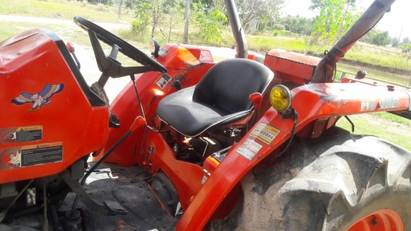 รถไถ 45  แรง ปึ 51   เครื่องแห้งดี  พร้อมลุยงาน อุปกร  2 ชิ้น  ราคา  เบาฯฯ  217000  บาท    ดูรถ ที จ.อุบล  วันทูคอล 0986683479 dtac 0991751349 สิทธิ์ คับ