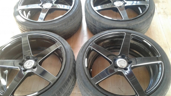 แม็กแต่งขอบ 20 Lenso พร้อมยาง Toyo 245 35 20 ปี 16