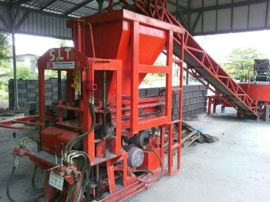 เครื่องอัดอิฐบ๊อก  แบบไฮโดรลิค  เครื่องใช้มา 6 เดือน  อัดแบบ 4 ก้อน  ระบบไฮดรอลิก 4 คอนโทรล  กำลังการผลิต 600 ก้อน ต่อชั่วโมง