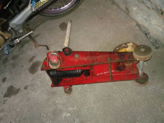 ที่ยกรถยนต์