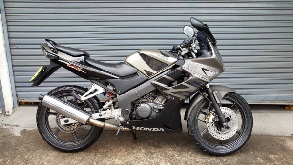 HONDA CBR 150R รุ่นกุญแจใหญ่ล็อค 2 ชั้น TOP ล้อแม็กแท้ศูนย์ สตาร์ทมือ ฟรีโอน HONDA CBR 150R รุ่นกุญแจใหญ่ล็อค 2 ชั้น TOP ล้อแม็กแท้ศูนย์ สตาร์ทมือ ฟรีโอน