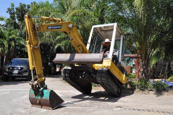 ลดกระหน่ำ!!KOMATSU PC30-6 คอนโทลดี ปั้มแรง แน่นๆ สวยเดิมจากญี่ปุ่น100\% ทำงานสมบูรณ์ทุกระบบ รับรองไม่ผิดหวัง 265,000 เท่านั้น!!