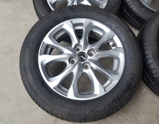ขายล้อMazda2 Skyavtiv 15 พร้อมยางปี15  4 ล้อ
