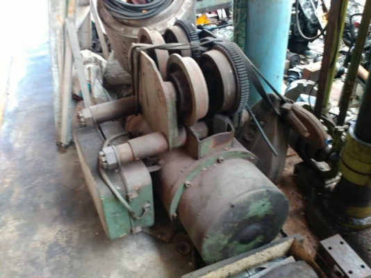 รอกสลิงไฟฟ่า 5 ตัน