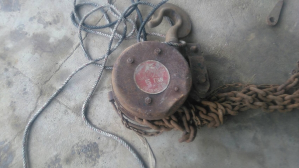 ขายด่วน รอกโซ่5ตัน.  ยี่ห้อรักกี้ เพียง 5000 เท่านั้น