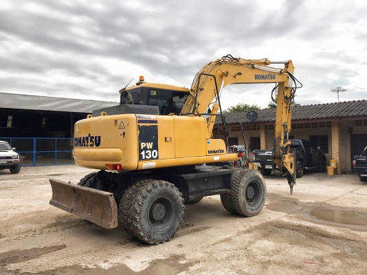 KOMATSU PW130