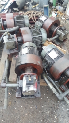 ขายปั๊มไฮโดรลิคพร้อมมอเตอร์ราคาชุดละ 6,000 บาทมี7 ชุดแม่แรง 100 ตันตัวละ 6,000 บาท