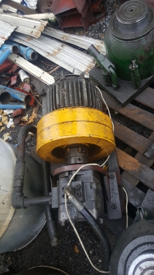 ขายปั๊มไฮโดรลิคพร้อมมอเตอร์ราคาชุดละ 6,000 บาทมี7 ชุดแม่แรง 100 ตันตัวละ 6,000 บาท
