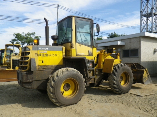 ขาย : รถตัก ยี่ห้อ : KOMATSU  รุ่น : WA100-3