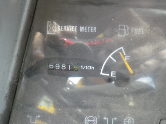 ขาย : รถตัก ยี่ห้อ : KOMATSU  รุ่น : WA100-3