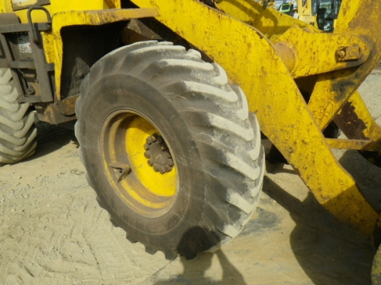 ขาย : รถตัก ยี่ห้อ : KOMATSU  รุ่น : WA100-3