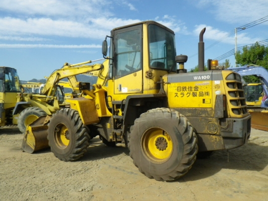 ขาย : รถตัก ยี่ห้อ : KOMATSU  รุ่น : WA100-3