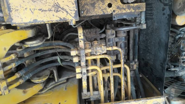 ขาย 295,000 KOMATSU PC120-2  เครื่องเดิม ปั้มแรง โช่หนา เอวแน่น (รถอยู่ ร้อยเอ็ด) 090-772-3710 090-772-3708