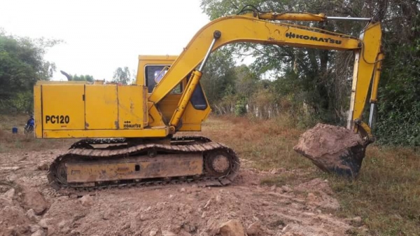 ขาย 295,000 KOMATSU PC120-2  เครื่องเดิม ปั้มแรง โช่หนา เอวแน่น (รถอยู่ ร้อยเอ็ด) 090-772-3710 090-772-3708