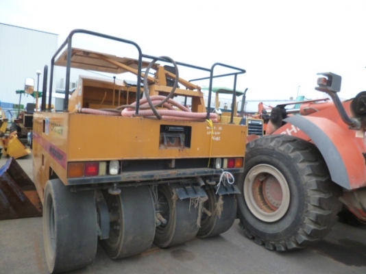 ขาย : รถบดล้อยาง7ล้อ ยี่ห้อ : DYNAPAC รุ่น : CP202W สี : เหลือง ขาย : รถบดล้อยาง7ล้อ ยี่ห้อ : DYNAPAC รุ่น : CP202W สี : เหลือง