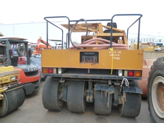 ขาย : รถบดล้อยาง7ล้อ ยี่ห้อ : DYNAPAC รุ่น : CP202W สี : เหลือง ขาย : รถบดล้อยาง7ล้อ ยี่ห้อ : DYNAPAC รุ่น : CP202W สี : เหลือง