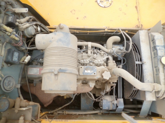 ขาย : รถบดล้อยาง7ล้อ  ยี่ห้อ : DYNAPAC  รุ่น : CP202W  สี : เหลือง