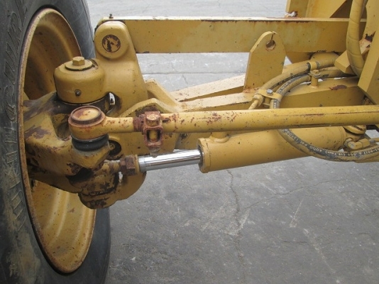 รถเกรด Cat (Motorgrader) 140H S/no: 2ZK04857 Year 2000