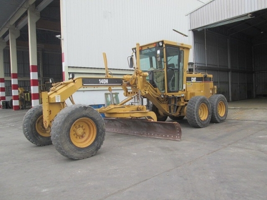 รถเกรด Cat (Motorgrader) 140H S/no: 2ZK04857 Year 2000