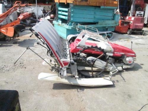 รถปลูกข้าวดำนาเดินตาม MITSUBISHI MP45 ใช้เครื่องเบนซินขนาด 4.2PS ปลูก 4 แถว รหัสสินค้า 14002000 โทร 