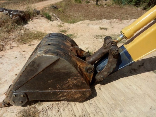 KOMATSU PC100-1 KOMATSU PC100-1